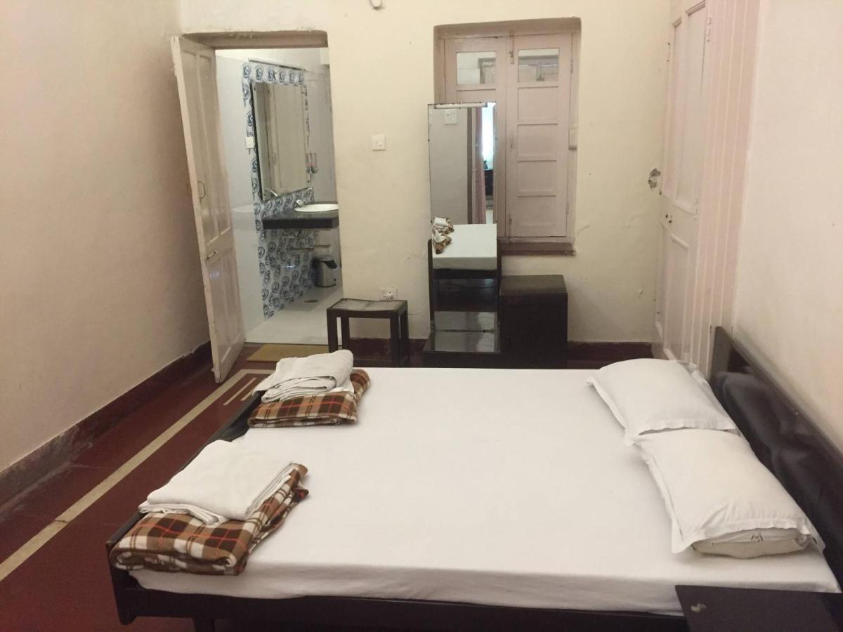 Hotel White House Dehradún Kültér fotó