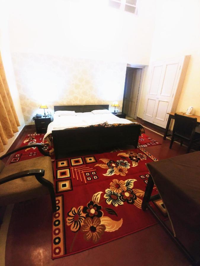 Hotel White House Dehradún Kültér fotó