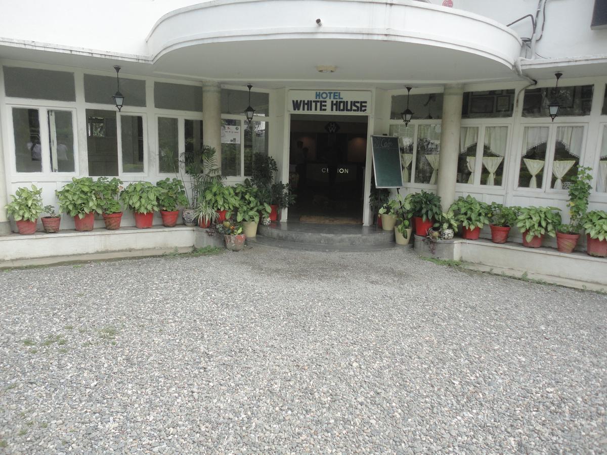 Hotel White House Dehradún Kültér fotó